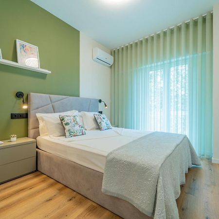 Casa Flores - 2 Bedroom, Lift, Ac, Car Parking - Extra Porto Kültér fotó