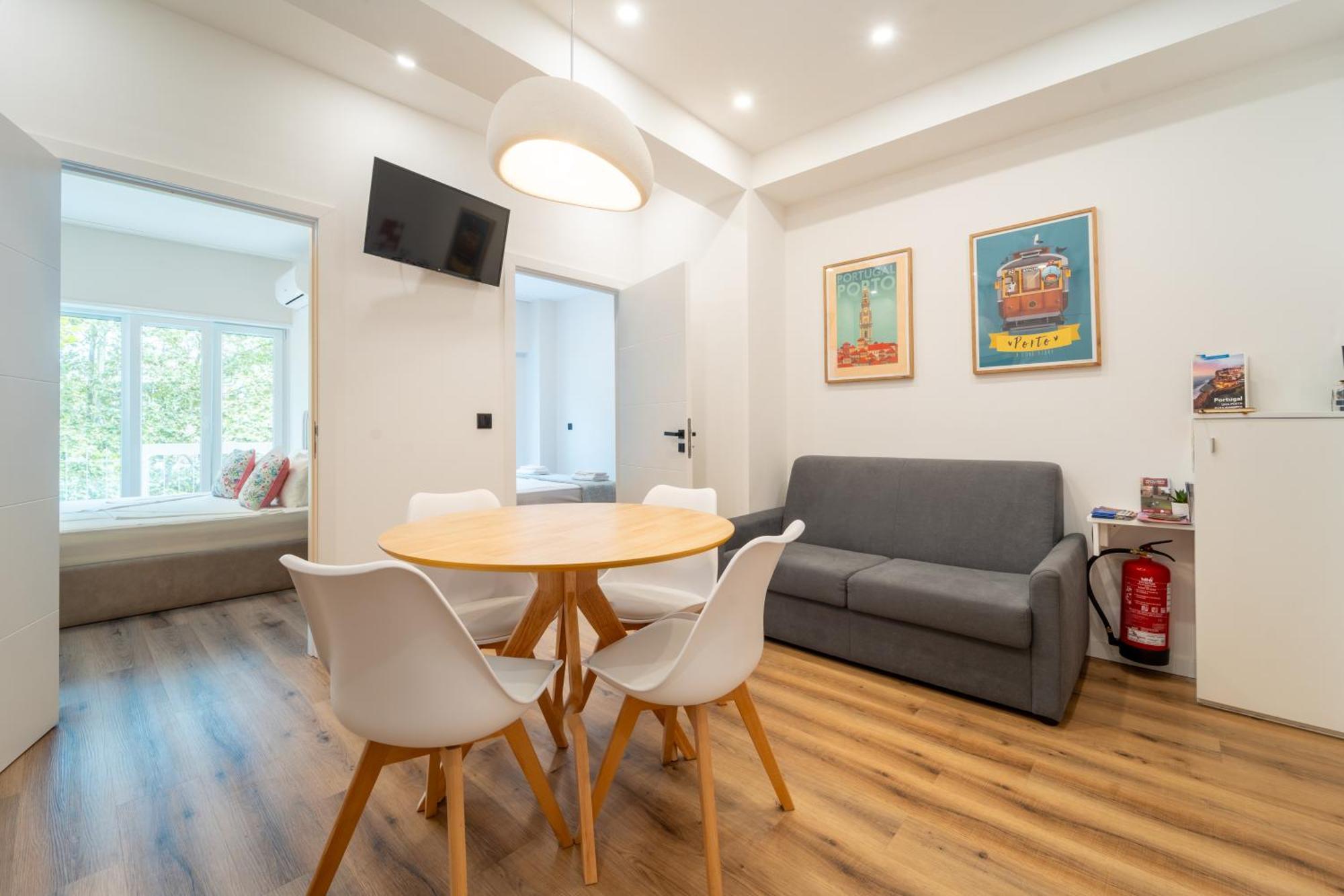 Casa Flores - 2 Bedroom, Lift, Ac, Car Parking - Extra Porto Kültér fotó