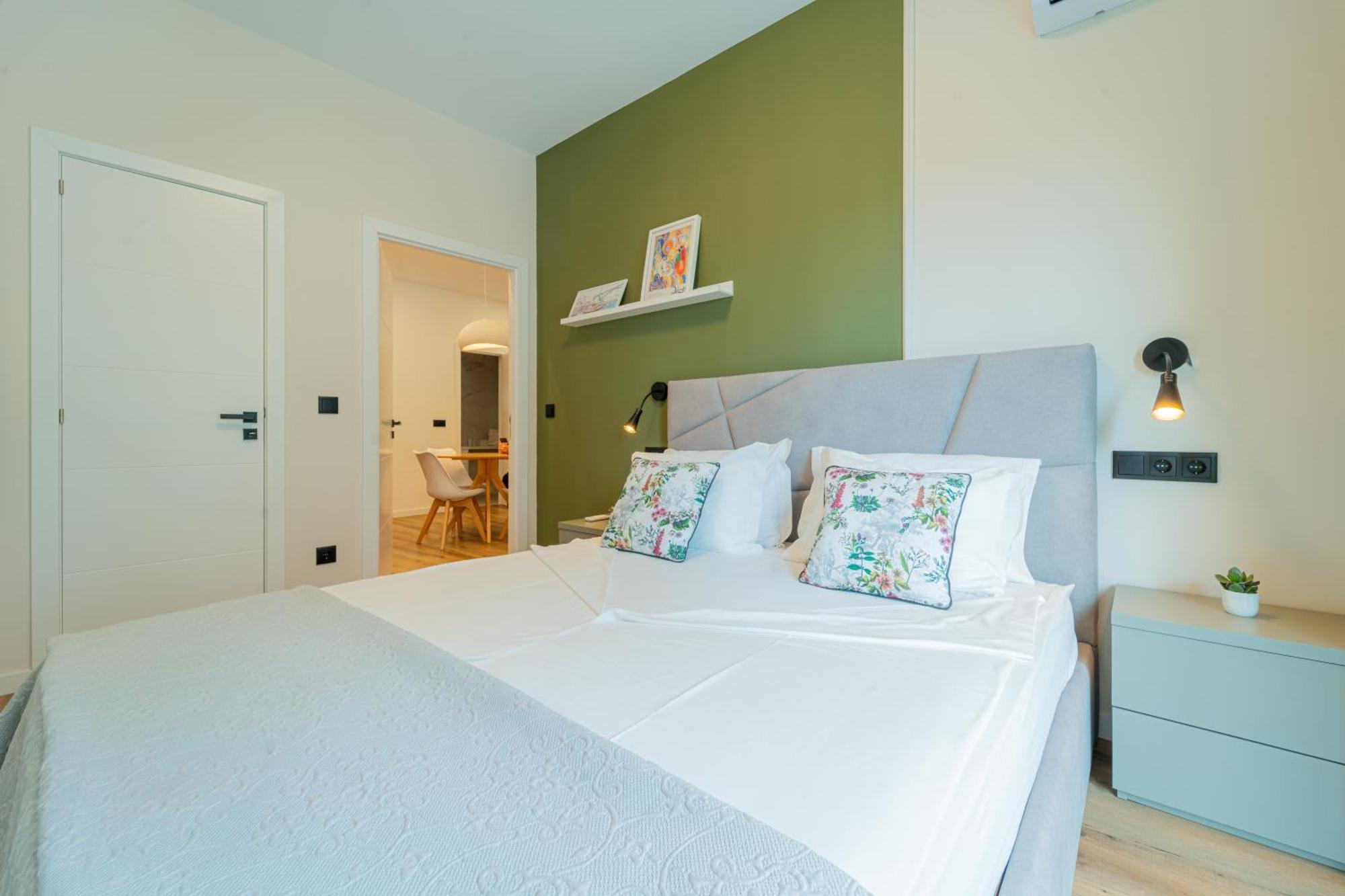 Casa Flores - 2 Bedroom, Lift, Ac, Car Parking - Extra Porto Kültér fotó
